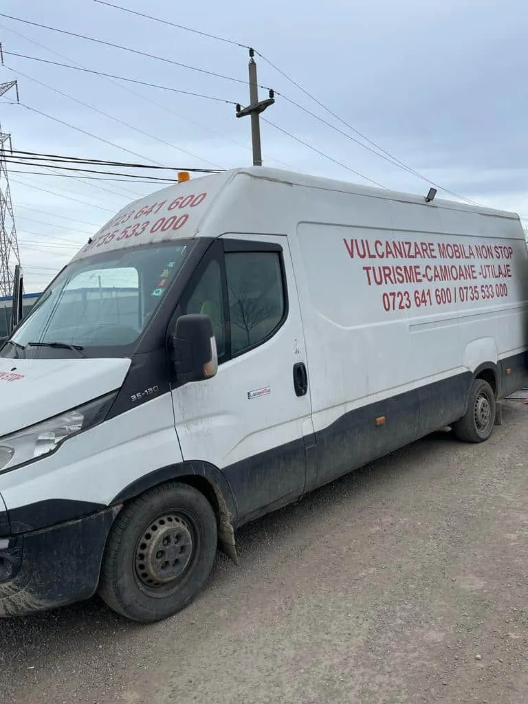 Autoutilitara echipata pentru vulcanizare mobila in Bucuresti